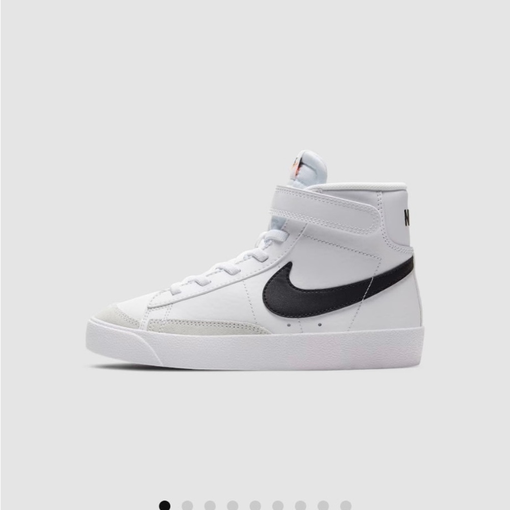 Nike White and Black High-Tops
